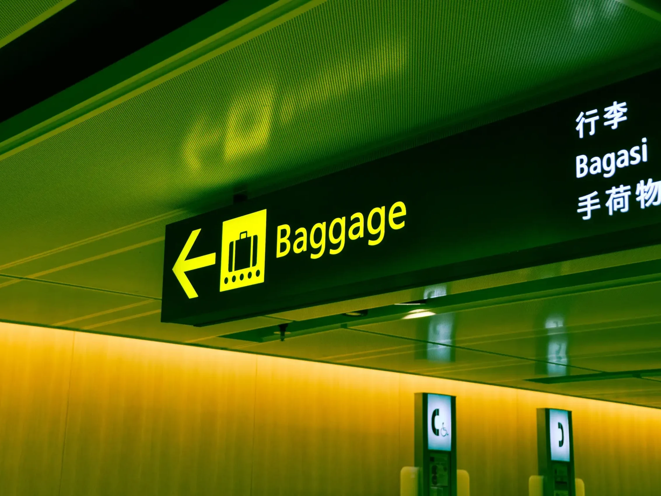 localization airport baggage WebP